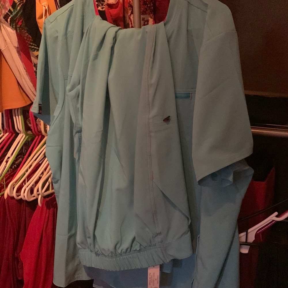 Size 3xl scrubstar scrubs light blue color nwt